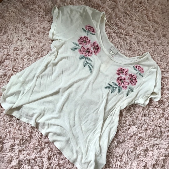 Anthropologie Embroidered Floral Top! - Picture 2 of 6
